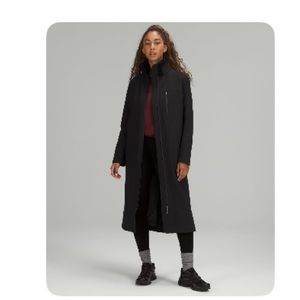 Lululemon full length waterproof coat with fur neck lining